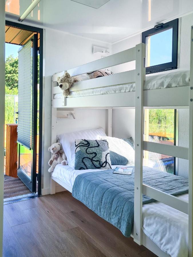 Sunrise Houseboats Apartment *