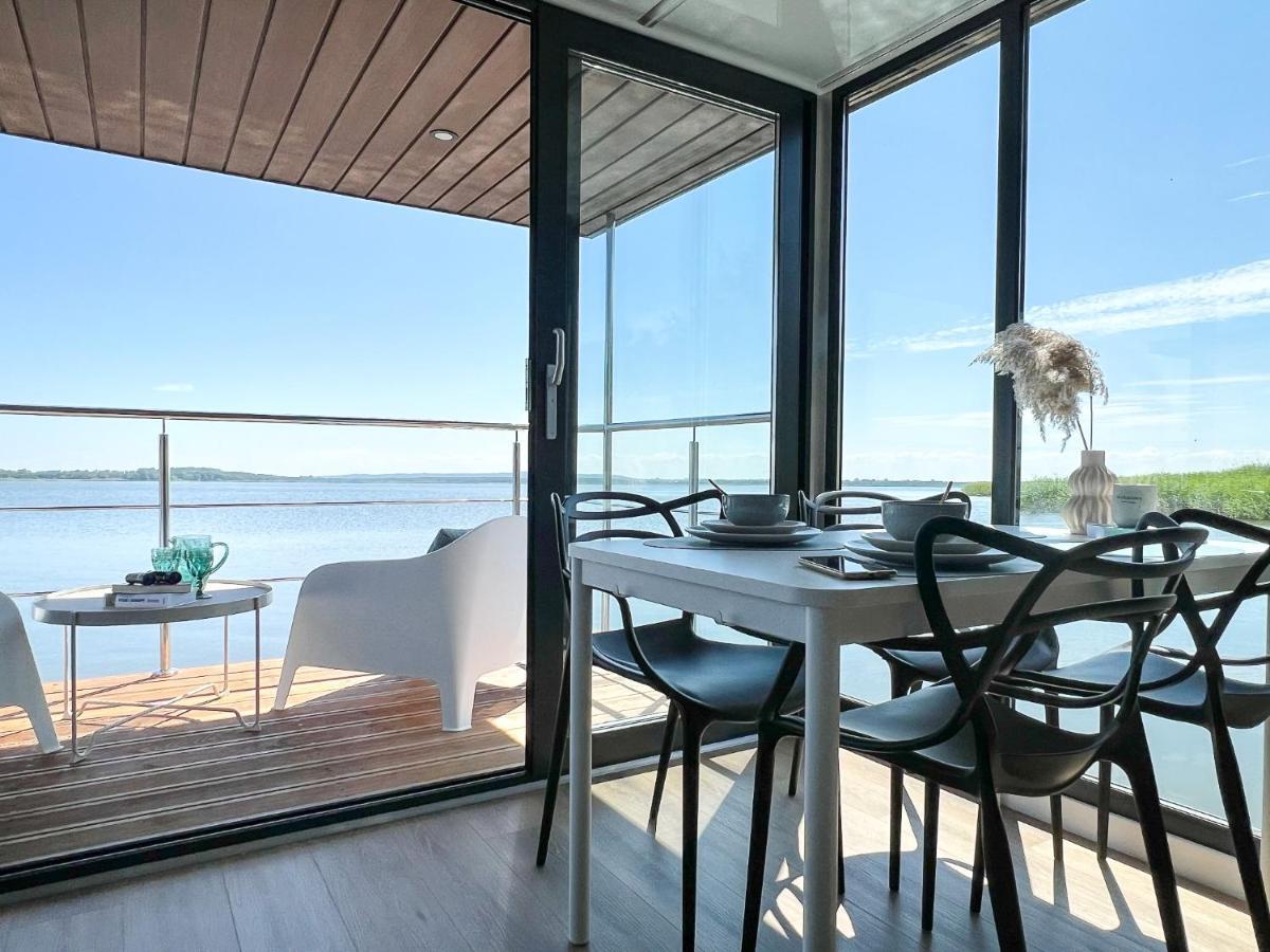 Sunrise Houseboats Apartment