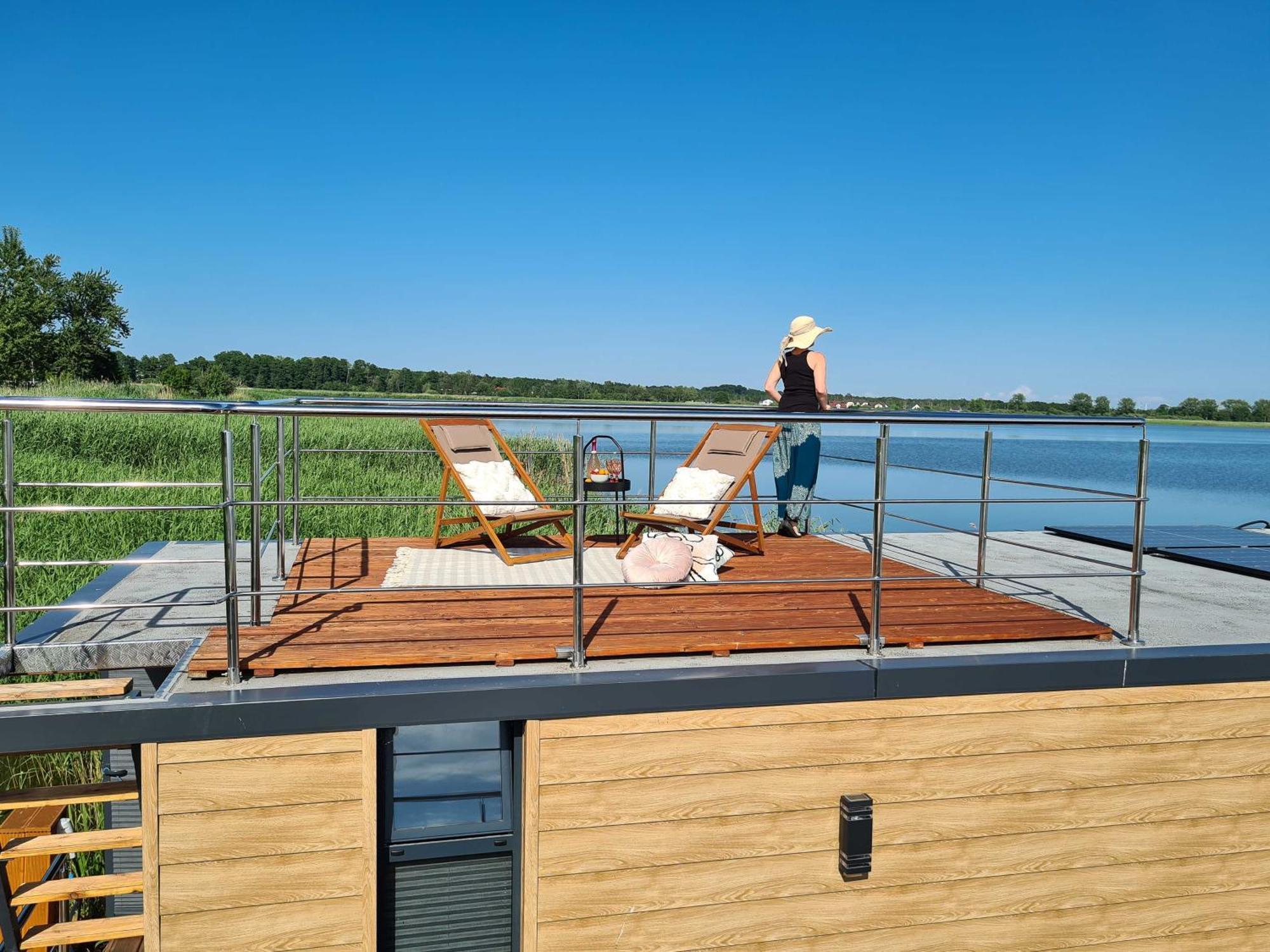 Sunrise Houseboats Apartment *